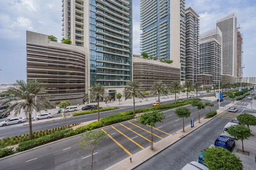 2 Bedrooms Apartment in Sunrise Bay