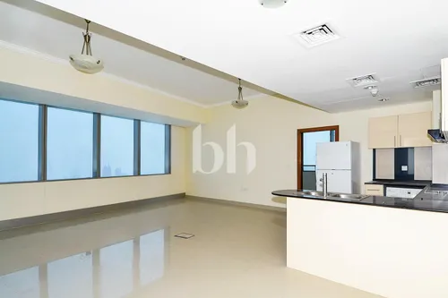 High-Floor| Next to Tram|Tenanted