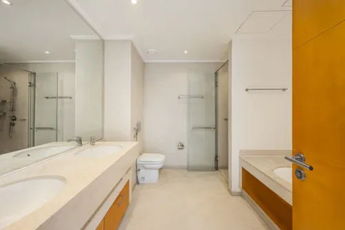 2 Bedrooms Apartment in Aurora Tower