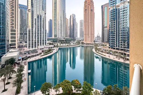 Apartment in Lake View Tower