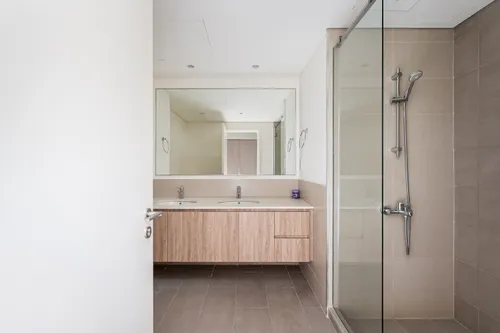 3 Bedrooms Villa in Executive Residences 2