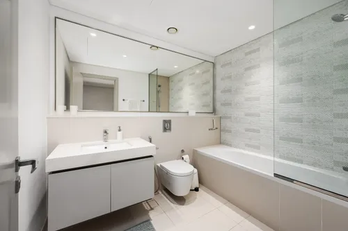 2 Bedrooms Apartment in Sunrise Bay Tower 2