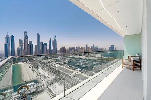 3 Bedrooms Apartment in Sunrise Bay Tower 1