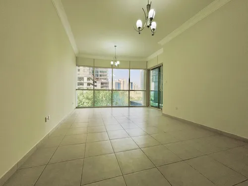 Low Floor | Big Layout | Storage Room