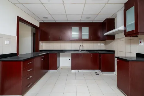 3 Bedrooms Apartment in Murjan 1