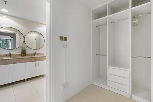 3 Bedrooms Apartment in Marina Quays North
