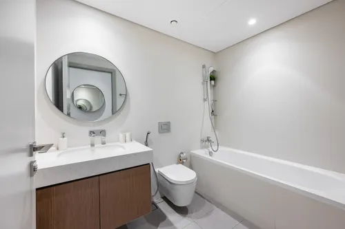 2 Bedrooms Apartment in Beach Isle Tower 1