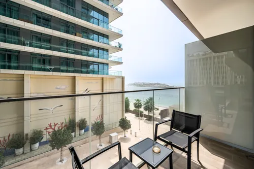 2 Bedrooms Apartment in Beach Isle Tower 1