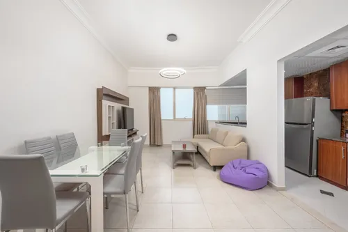 1 Bedroom Apartment in Lake Shore Tower