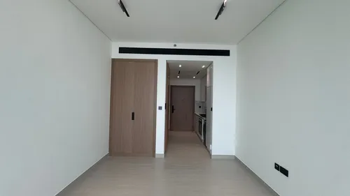 Mid floor | Brand new | Vacant | Community views