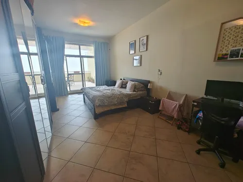 2 Bedrooms Apartment in Newbridge Hill 1