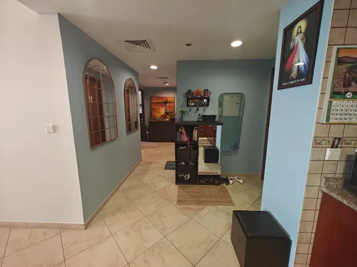 2 Bedrooms Apartment in Newbridge Hill 1