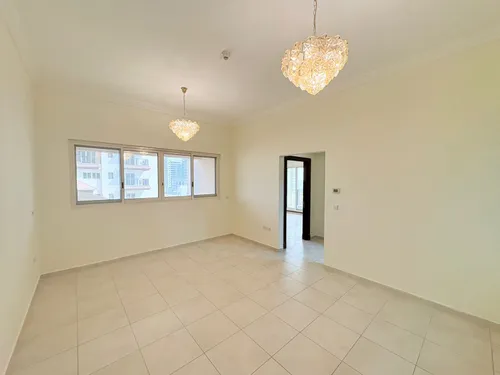 Low floor | Vacant | Spacious | Open canal view