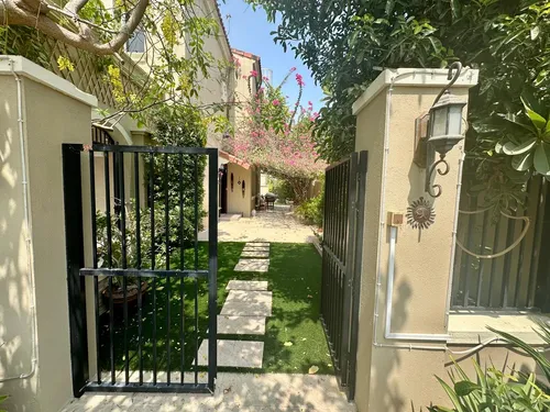 4 Bed | Upgraded Extended | Near Community Pool