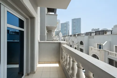 1 Bedroom Apartment in Autumn
