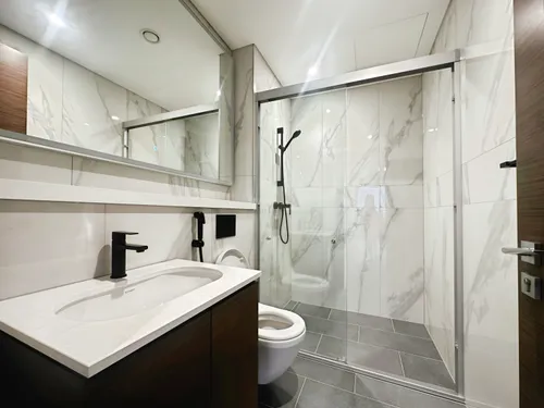 2 Bedrooms Apartment in The Crest Tower A