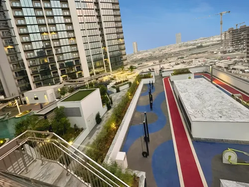 2 Bedrooms Apartment in The Crest Tower A