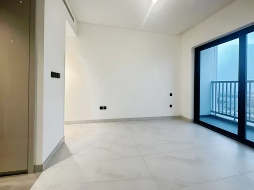 2 Bedrooms Apartment in The Crest Tower A