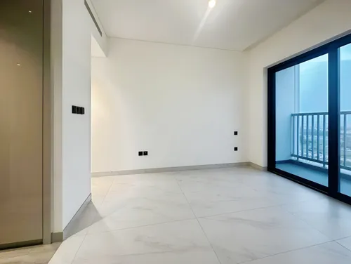 2 Bedrooms Apartment in The Crest Tower A