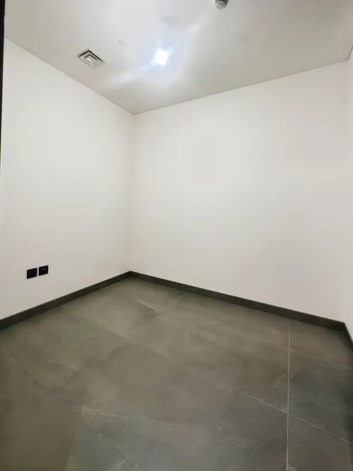 2 Bedrooms Apartment in The Crest Tower A
