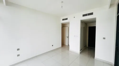 3 Bedrooms Apartment in Beach Vista 1