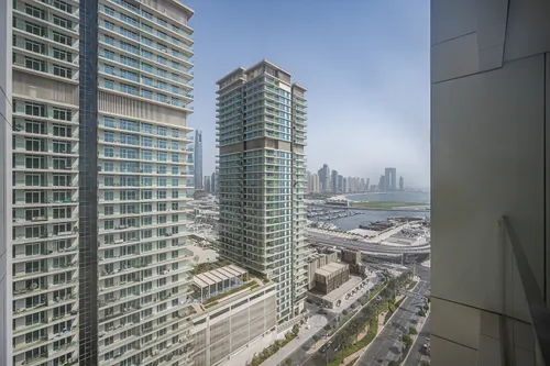 3 Bedrooms Apartment in Beach Vista 1