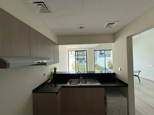 4 Bedrooms Townhouse in Phoenix
