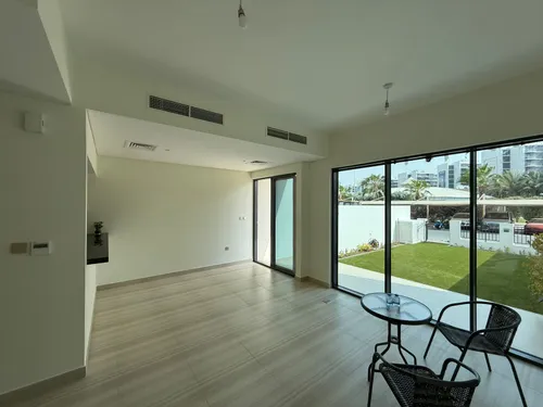 4 Bedrooms Townhouse in Phoenix