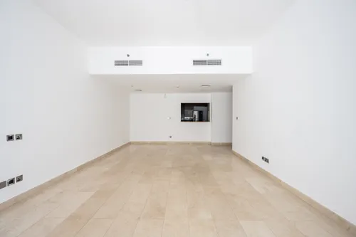 2 Bedrooms Apartment in Trident Bayside