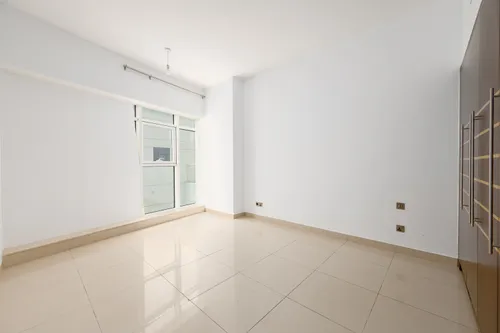 2 Bedrooms Apartment in Trident Bayside