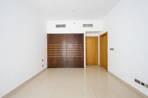 2 Bedrooms Apartment in Trident Bayside