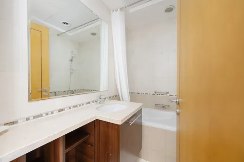 2 Bedrooms Apartment in Trident Bayside