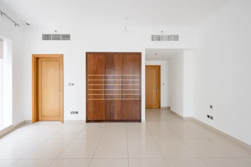 2 Bedrooms Apartment in Trident Bayside