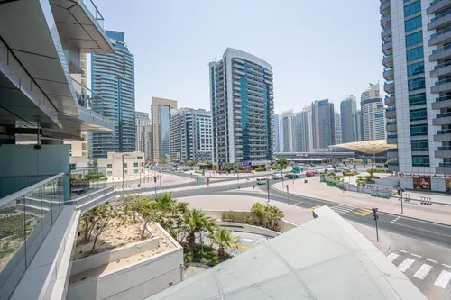 2 Bedrooms Apartment in Trident Bayside