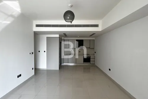Beach Access | Vacant | Modern