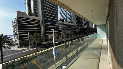 2 Bedrooms Apartment in Sunrise Bay