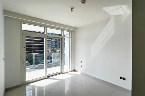 2 Bedrooms Apartment in Sunrise Bay