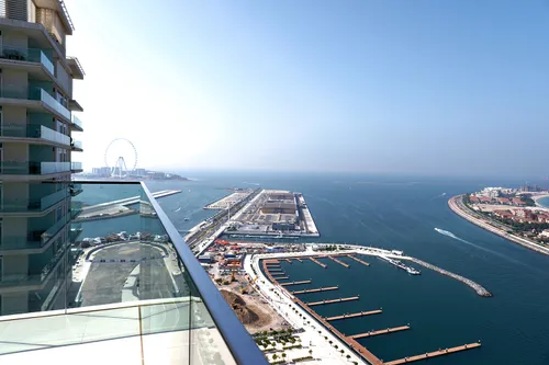 2 Bedrooms Apartment in Sunrise Bay Tower 2