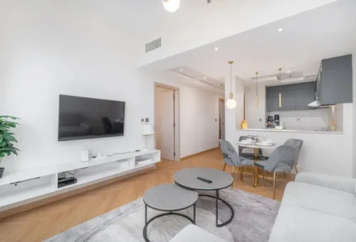 Bills included | Upgraded | Vacant | Open views