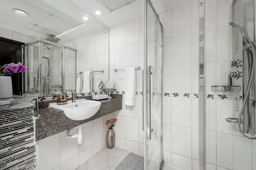 2 Bedrooms Apartment in Concorde Tower