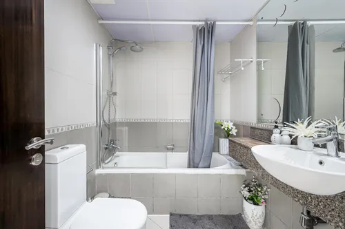 2 Bedrooms Apartment in Concorde Tower