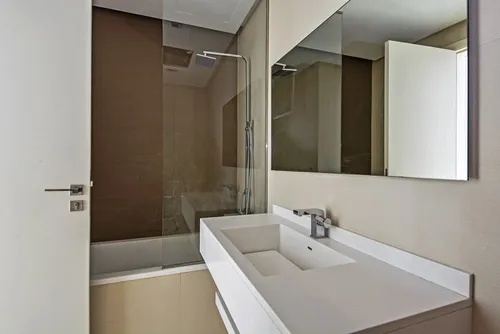1 Bedroom Apartment in West Avenue Tower