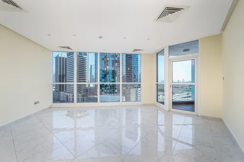 Unfurnished | Golf Course | Maids