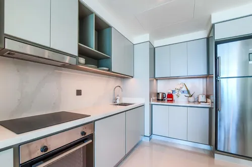 2 Bedrooms Apartment in Sunrise Bay Tower 1