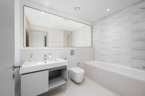 2 Bedrooms Apartment in Sunrise Bay Tower 1