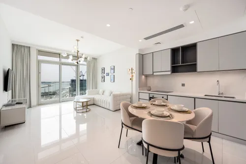 2 Bedrooms Apartment in Sunrise Bay Tower 1