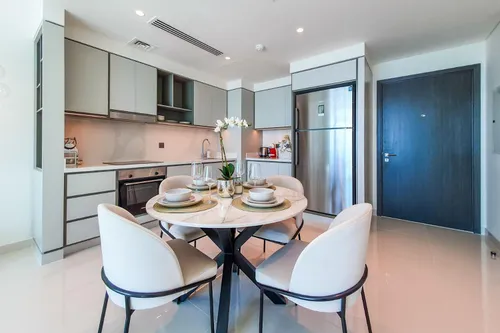 2 Bedrooms Apartment in Sunrise Bay Tower 1