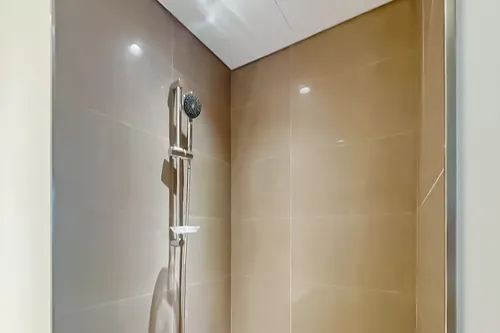 2 Bedrooms Apartment in Park Heights 2