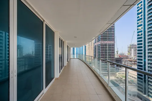 3 Bedrooms Apartment in Laguna Tower