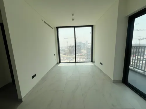 3 Bedrooms Apartment in The Crest Tower A